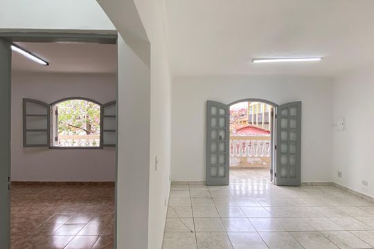 Casa para alugar com 2 quartos, 150m² em Vila Yara, Osasco