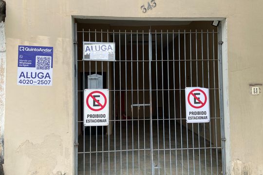Fachada e Placa de casa para alugar com 2 quartos, 150m² em Vila Yara, Osasco