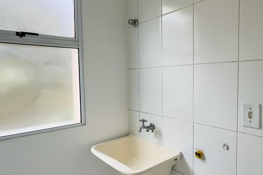 Área de Serviço de apartamento para alugar com 2 quartos, 56m² em Parque Frondoso, Cotia