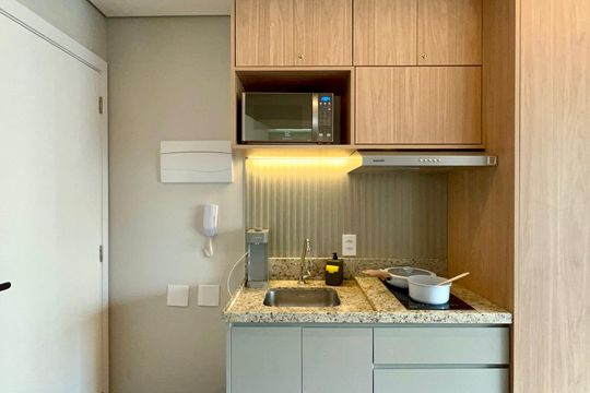 Cozinha de kitnet/studio para alugar com 1 quarto, 25m² em Vila Madalena, São Paulo