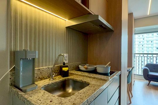 Cozinha de kitnet/studio para alugar com 1 quarto, 25m² em Vila Madalena, São Paulo