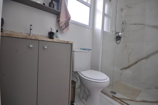 Banheiro do Quarto Suíte de apartamento à venda com 2 quartos, 83m² em Vila Guilherme, São Paulo