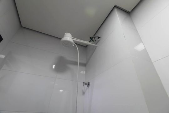 Banheiro de apartamento à venda com 2 quartos, 48m² em Vila Ema, São Paulo