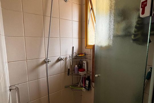 Banheiro suíte  de apartamento para alugar com 3 quartos, 107m² em Alphaville Industrial, Barueri