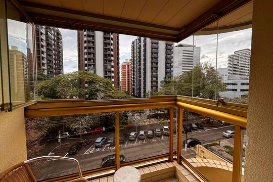 Vista sacada suíte  de apartamento para alugar com 3 quartos, 107m² em Alphaville Industrial, Barueri