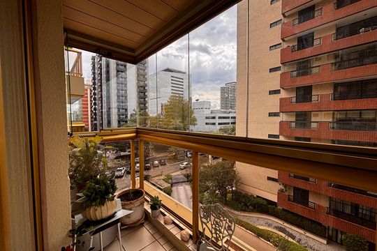 Sacada sala  de apartamento para alugar com 3 quartos, 107m² em Alphaville Industrial, Barueri