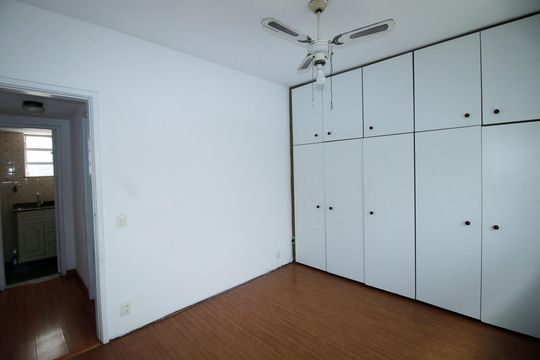 Quarto 1 de apartamento à venda com 2 quartos, 75m² em Olaria, Rio de Janeiro