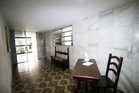 Hall de entrada de apartamento à venda com 2 quartos, 75m² em Olaria, Rio de Janeiro