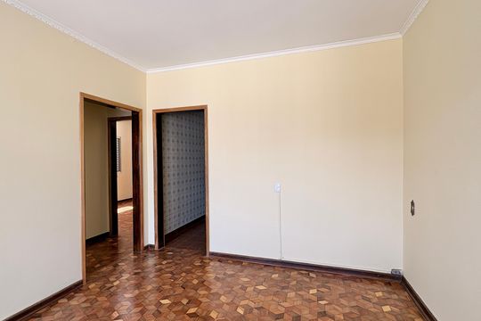 Casa para alugar com 3 quartos, 200m² em Jardim Santa Monica, São Paulo