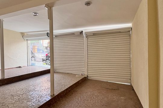 Garagem de casa para alugar com 3 quartos, 200m² em Jardim Santa Monica, São Paulo