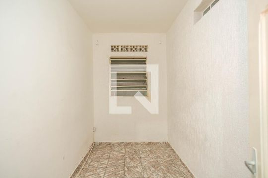 Quarto de casa para alugar com 2 quartos, 70m² em Vila Cavaton, São Paulo