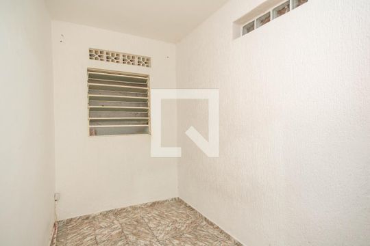 Quarto de casa para alugar com 2 quartos, 70m² em Vila Cavaton, São Paulo