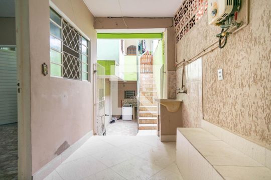 Área externa de casa para alugar com 2 quartos, 70m² em Vila Cavaton, São Paulo