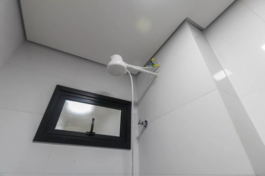 Banheiro de apartamento à venda com 2 quartos, 48m² em Vila Ema, São Paulo