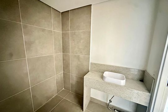 Banheiro de apartamento à venda com 1 quarto, 28m² em Brooklin, São Paulo