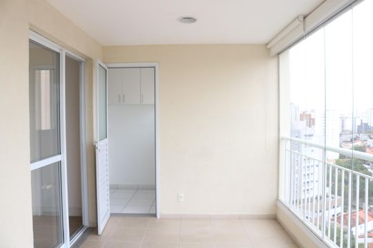 Varanda de apartamento à venda com 2 quartos, 70m² em Vila Ipojuca, São Paulo