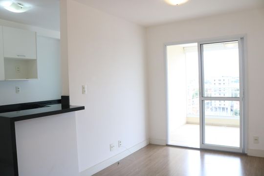 Sala de apartamento à venda com 2 quartos, 70m² em Vila Ipojuca, São Paulo