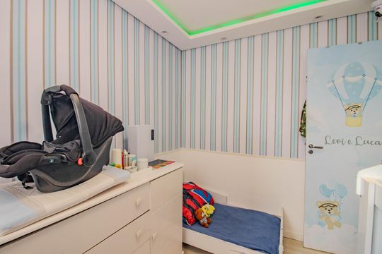 Quarto 1 de apartamento para alugar com 2 quartos, 66m² em Rubem Berta, Porto Alegre