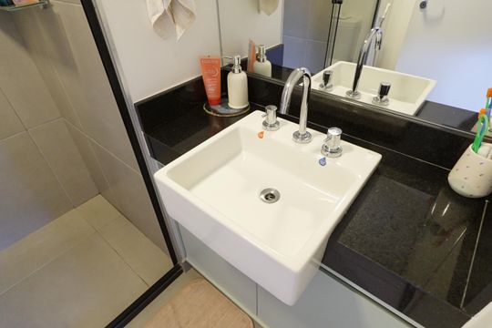 Banheiro de kitnet/studio à venda com 1 quarto, 38m² em Vila Mariana, São Paulo