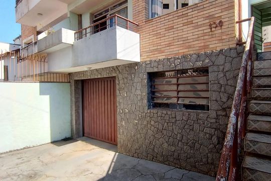 Fachada de casa à venda com 3 quartos, 310m² em Jardim da Gloria, São Paulo