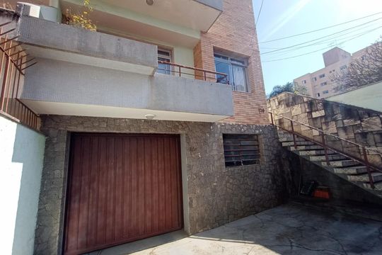 Fachada de casa à venda com 3 quartos, 310m² em Jardim da Gloria, São Paulo