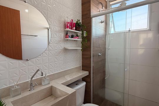 Banheiro Social de apartamento à venda com 2 quartos, 44m² em Poste, Jundiaí