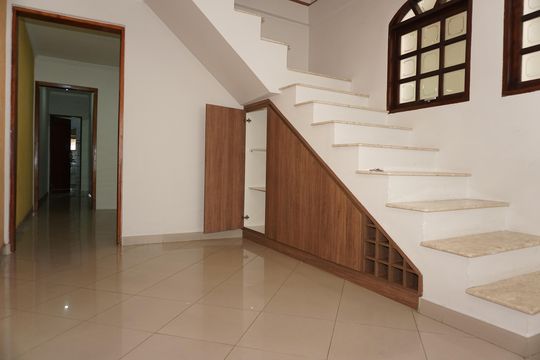 Sala de casa para alugar com 4 quartos, 150m² em Jardim Sao Luiz, Embu das Artes