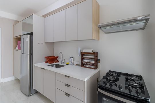 Cozinha de apartamento à venda com 2 quartos, 85m² em Indianópolis, São Paulo