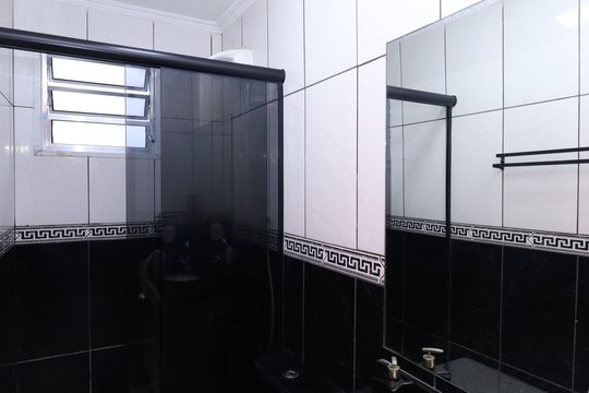 Banheiro de apartamento para alugar com 2 quartos, 47m² em Itaquera, São Paulo
