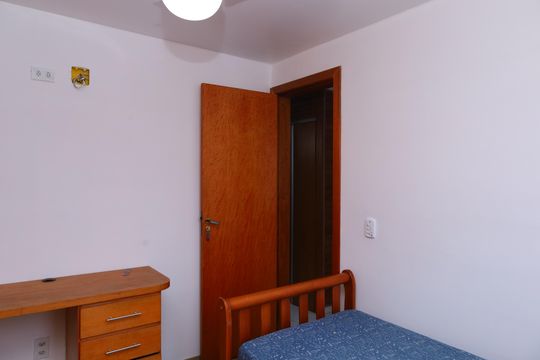 Quarto 2 de apartamento para alugar com 2 quartos, 47m² em Itaquera, São Paulo
