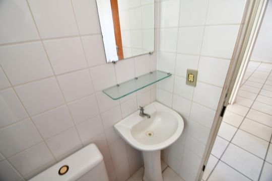 Banheiro de apartamento para alugar com 2 quartos, 48m² em Parque São Jorge, Campinas