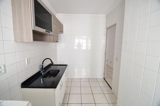 Cozinha de apartamento para alugar com 2 quartos, 48m² em Parque São Jorge, Campinas