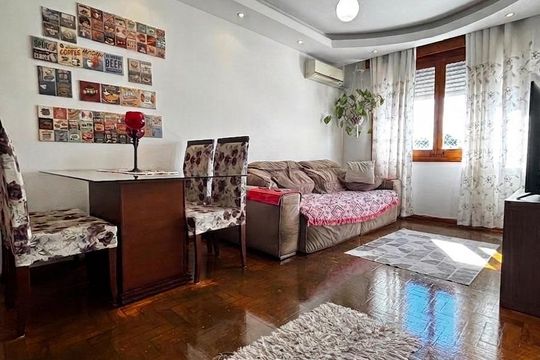 Sala de apartamento à venda com 3 quartos, 100m² em Menino Deus, Porto Alegre