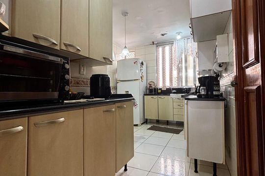 Cozinha de apartamento à venda com 3 quartos, 100m² em Menino Deus, Porto Alegre