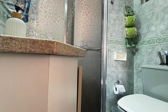 Banheiro de apartamento à venda com 3 quartos, 100m² em Menino Deus, Porto Alegre