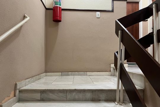 Área comum - escadas  de apartamento para alugar com 2 quartos, 79m² em Cascatinha, Juiz de Fora