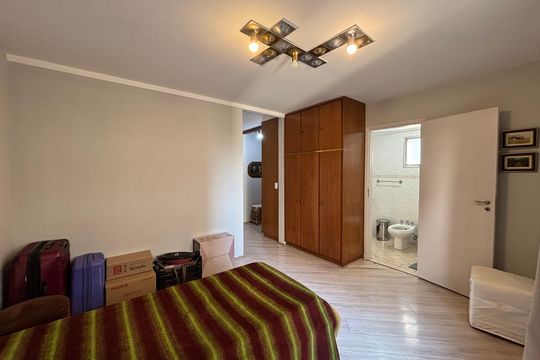 Quarto 4 de apartamento à venda com 4 quartos, 185m² em Jardim Europa, São Paulo