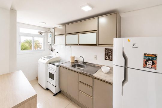 Cozinha de apartamento para alugar com 2 quartos, 61m² em Tristeza, Porto Alegre