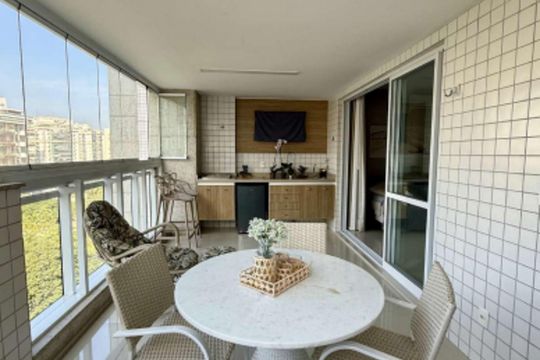 Varanda de apartamento à venda com 4 quartos, 175m² em Barra da Tijuca, Rio de Janeiro