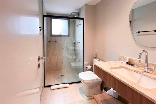 Banheiro de kitnet/studio para alugar com 1 quarto, 31m² em Perdizes, São Paulo