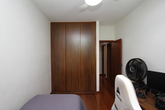 Quarto 3 de apartamento à venda com 4 quartos, 162m² em Vila Paris, Belo Horizonte