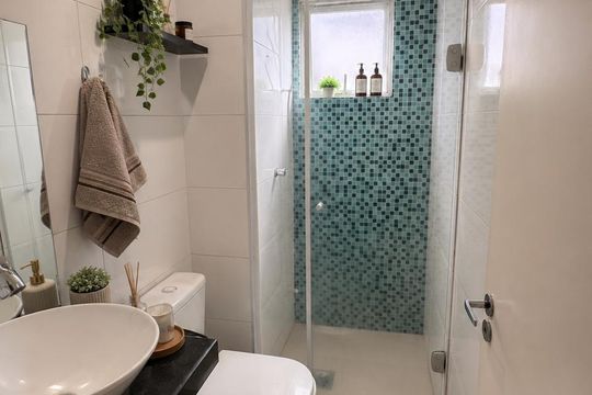 Banheiro de apartamento à venda com 2 quartos, 44m² em Parque Yolanda (Nova Veneza), Sumaré