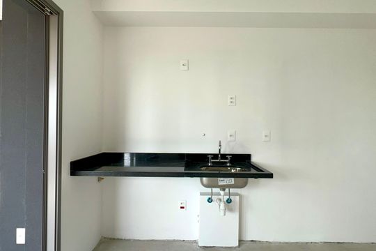 Cozinha de apartamento à venda com 2 quartos, 56m² em Vila Anglo Brasileira, São Paulo