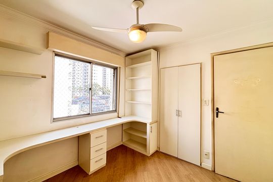 Quarto 1 de apartamento à venda com 2 quartos, 71m² em Indianópolis, São Paulo