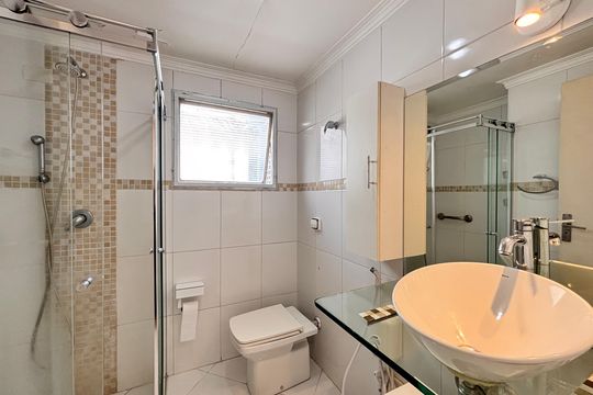 Banheiro de apartamento à venda com 2 quartos, 71m² em Indianópolis, São Paulo