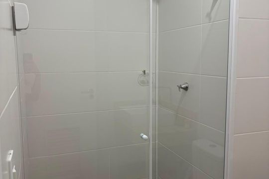 Banheiro de apartamento para alugar com 2 quartos, 66m² em Independência, Taubaté