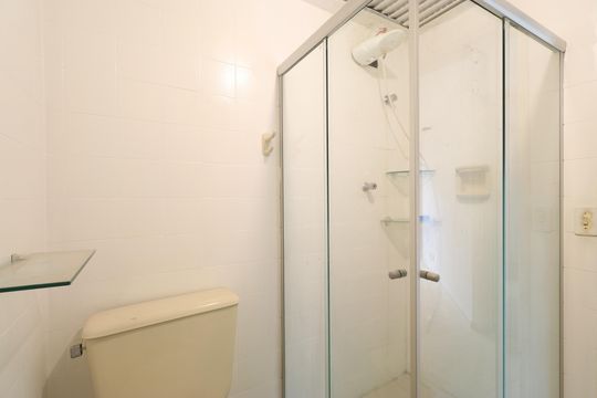 Banheiro de apartamento à venda com 1 quarto, 42m² em Perdizes, São Paulo