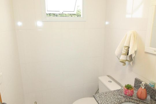 Banheiro da Suíte 1 de apartamento para alugar com 2 quartos, 76m² em Parque Industrial, São José dos Campos