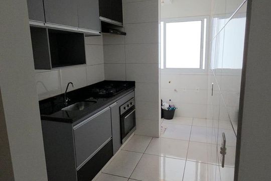 Cozinha de apartamento para alugar com 2 quartos, 48m² em Shopping Park, Uberlândia