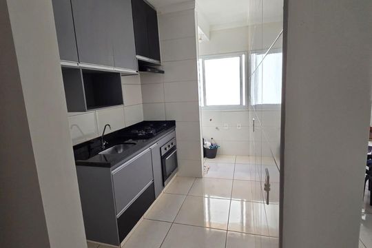 Cozinha de apartamento para alugar com 2 quartos, 48m² em Shopping Park, Uberlândia